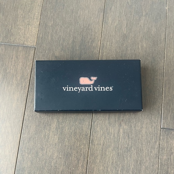 Vineyard Vines Smathers and Branson Banana Leaves Luggage Tag - NWT - Picture 3 of 8